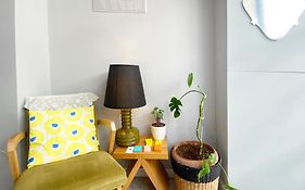Live In Athens, Psyrri Central Apartments